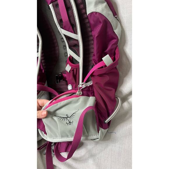 Osprey Tempest 16 Hiking Backpack Magenta with Grey Accents - Picture 7 of 8